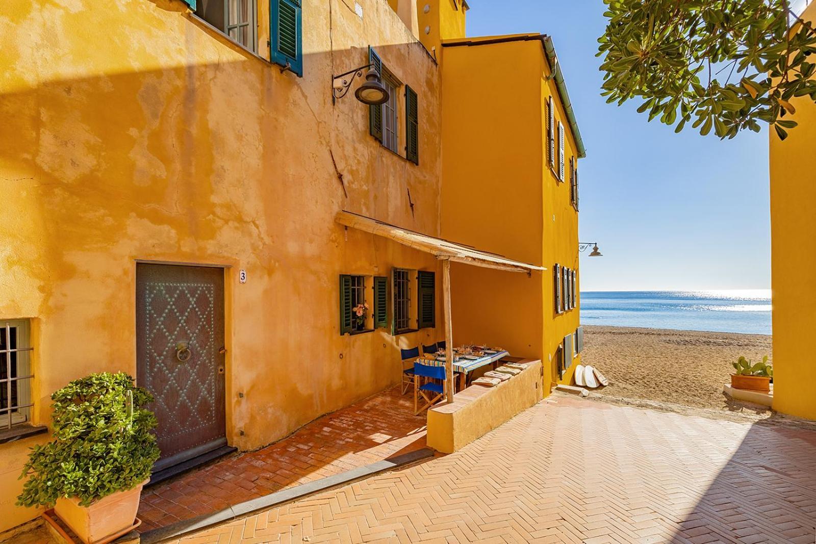 فيلا Casa Saracena Fronte Mare فاريغوتي المظهر الخارجي الصورة