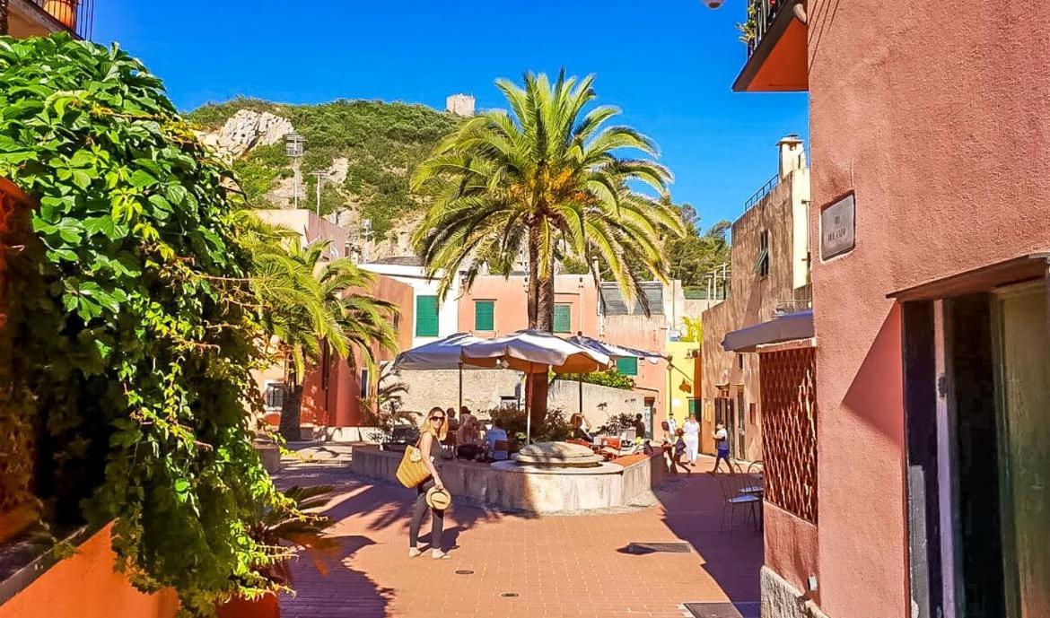 فيلا Casa Saracena Fronte Mare فاريغوتي المظهر الخارجي الصورة